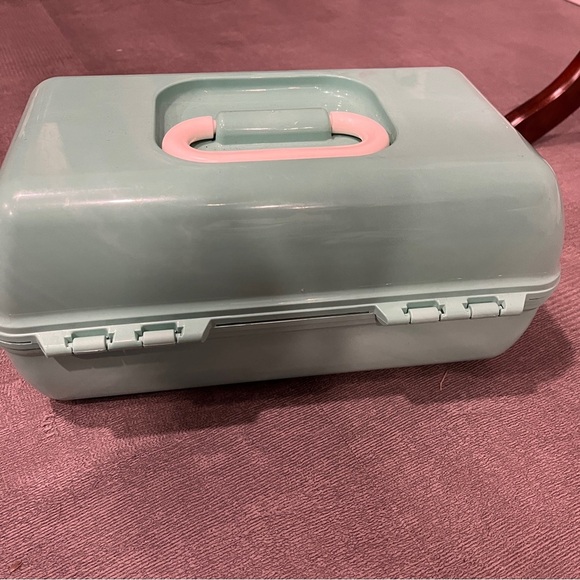 Caboodles Mint Green Carrying Makeup Case with Handle - Picture 7 of 7